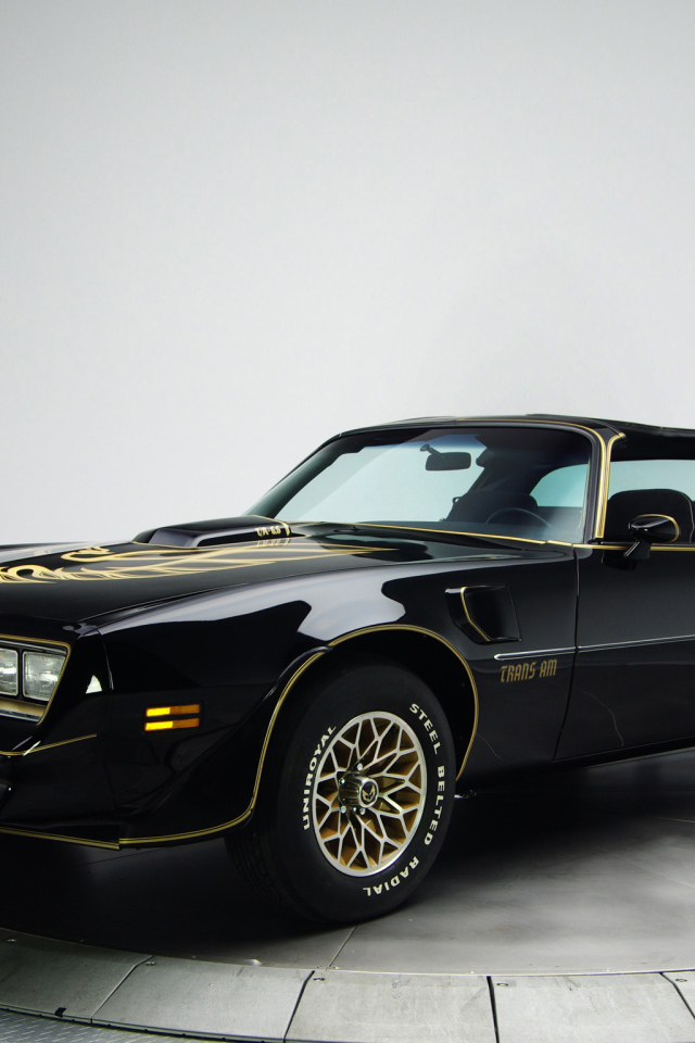 Красивый автомобиль Pontiac Firebird