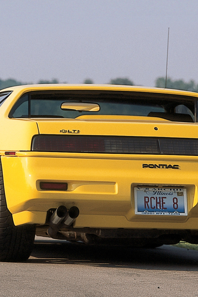 Дизайн автомобиля Pontiac Fiero