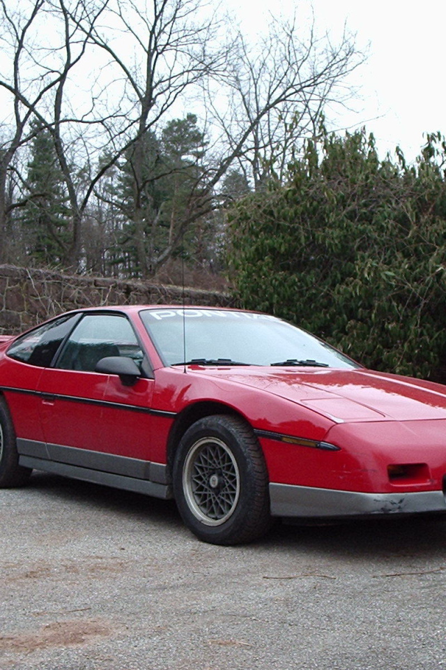 Надежный автомобиль Pontiac Fiero