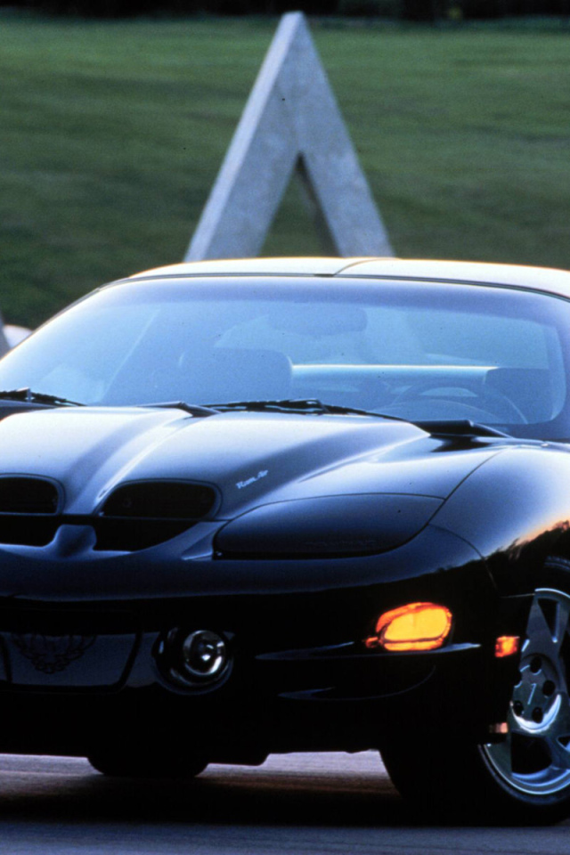 Надежная машина Pontiac Firebird