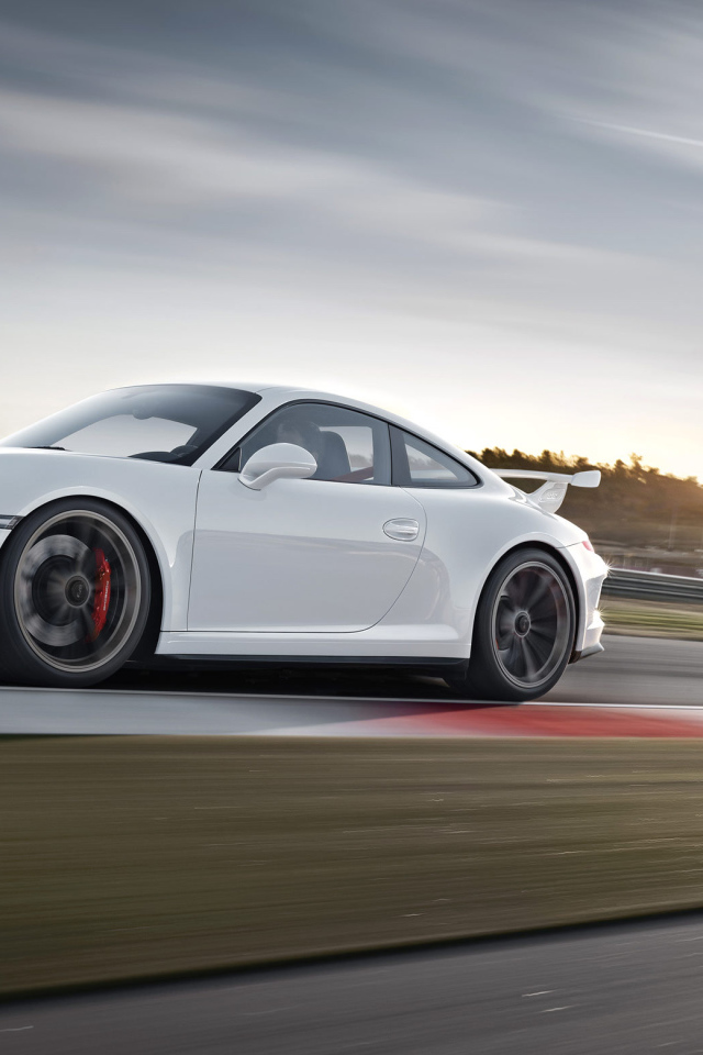 Красивый автомобиль Porsche 911 Turbo 2014  в Москве