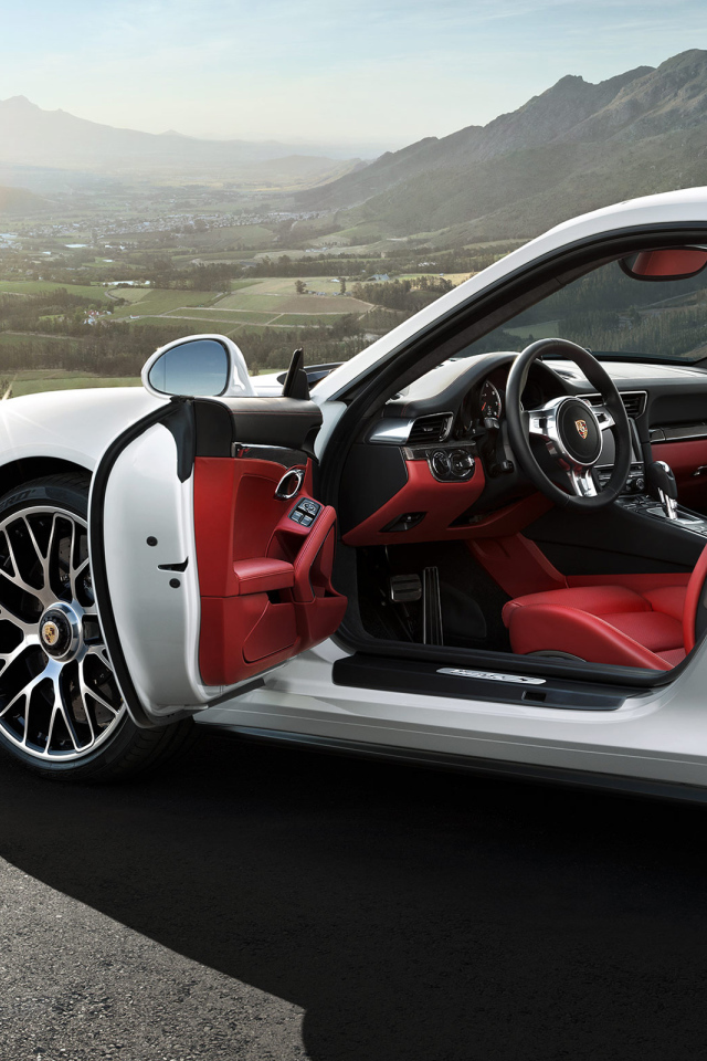 Новая машина Porsche 911 Turbo 2014