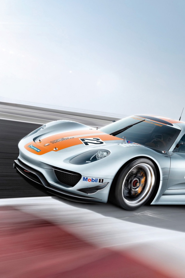 Скоростной Porsche 918