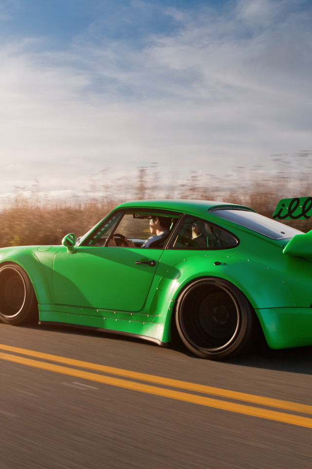 Спортивный зеленый Порш