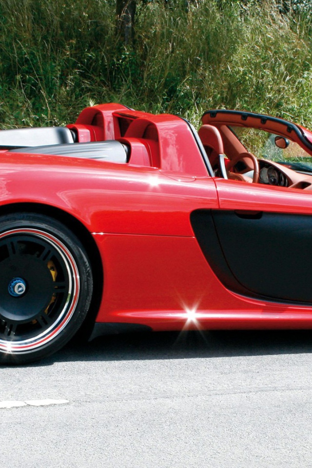 Красный спортивный Порш