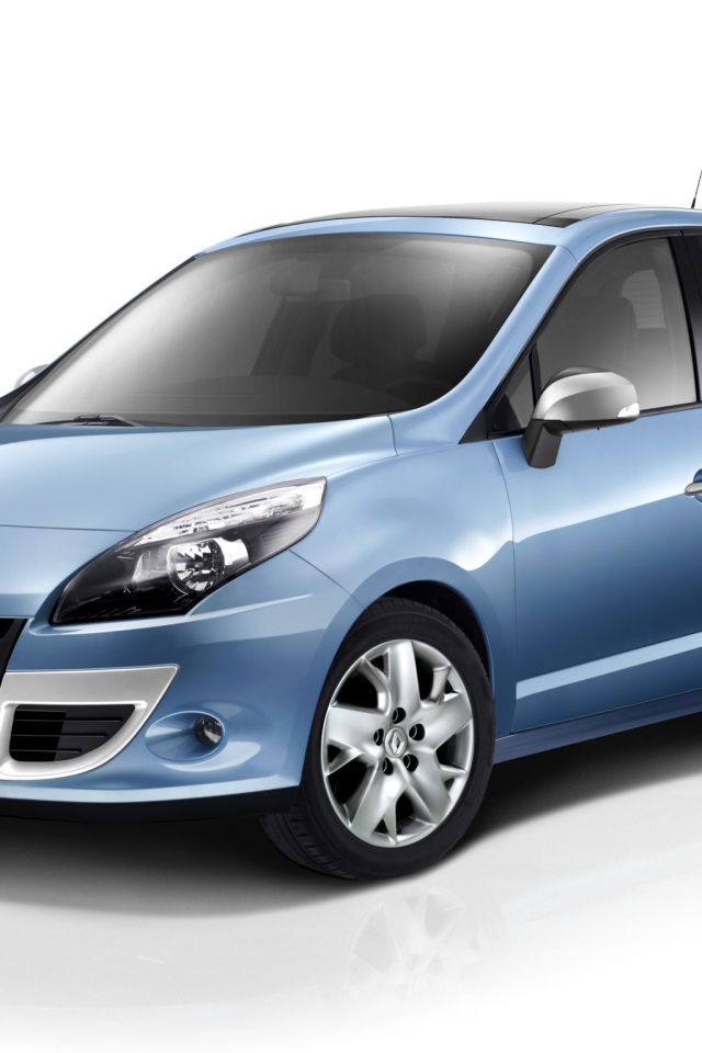 Красивый автомобиль Renault Scenic