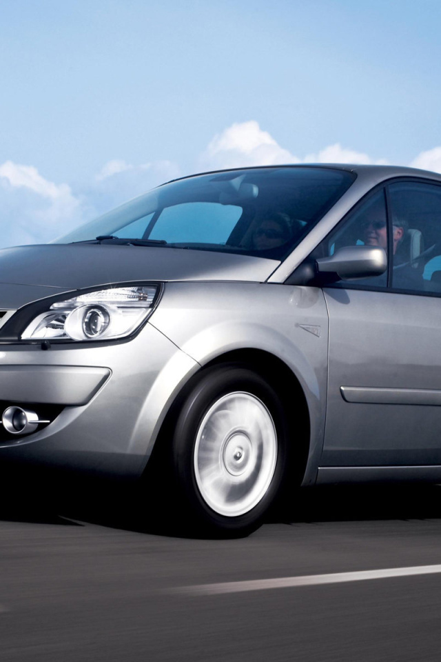 Надежный автомобиль Renault Scenic