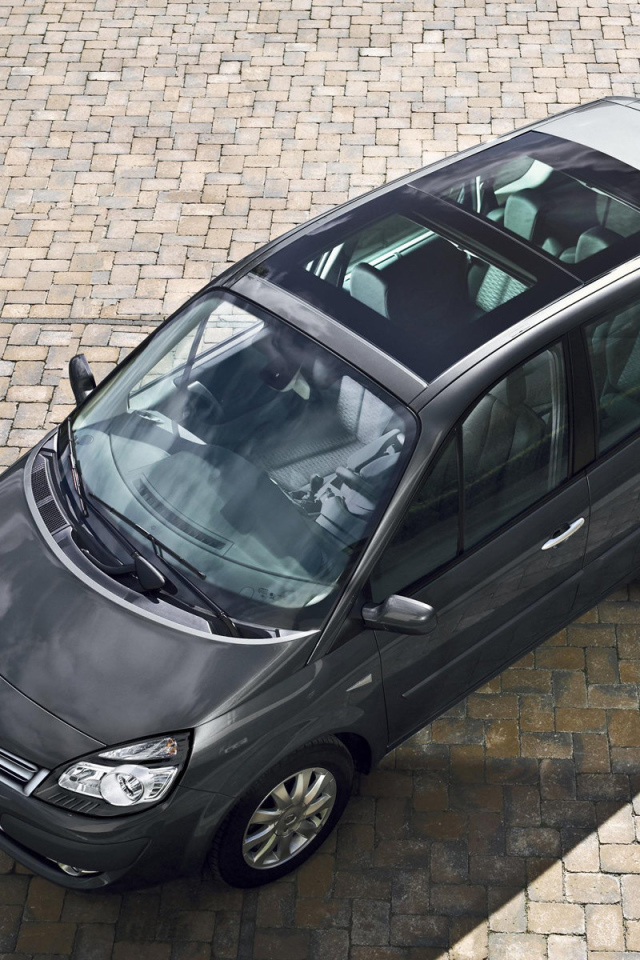 Надежная машина Renault Scenic