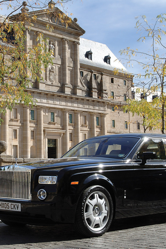  Красивый автомобиль Rolls Royce Ghost