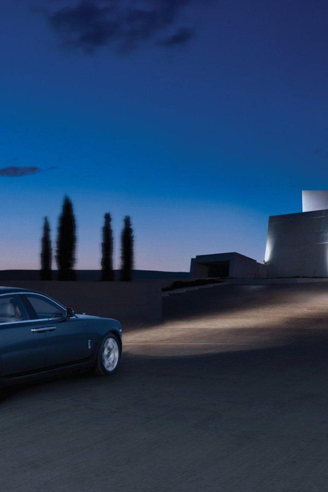  Новый автомобиль Rolls Royce Ghost