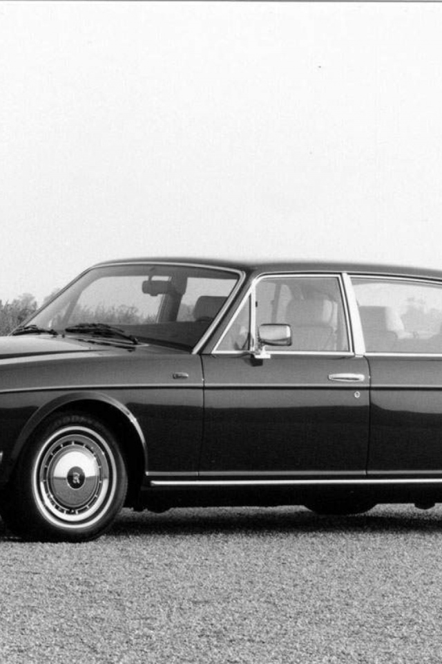 Новый автомобиль Rolls Royce Silver Spirit