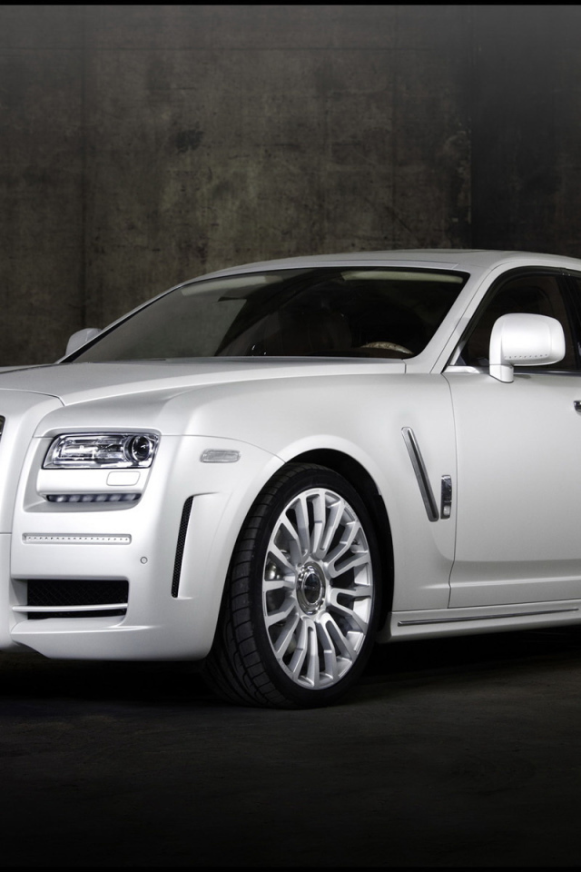 Надежный автомобиль Rolls Royce Ghost