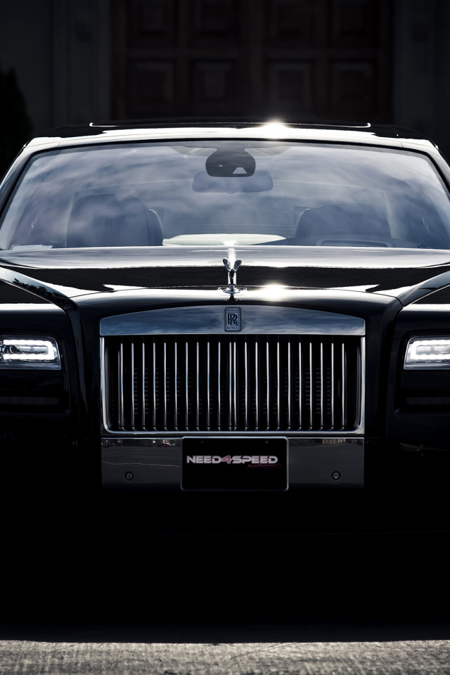 Надежная машина Rolls Royce Ghost