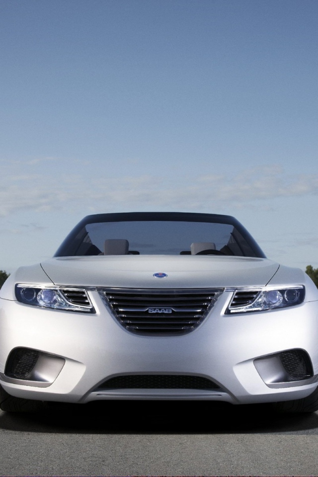 Красивый автомобиль Saab 9-5