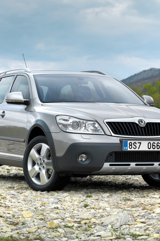 Надежная машина Skoda Octavia Scout 2014