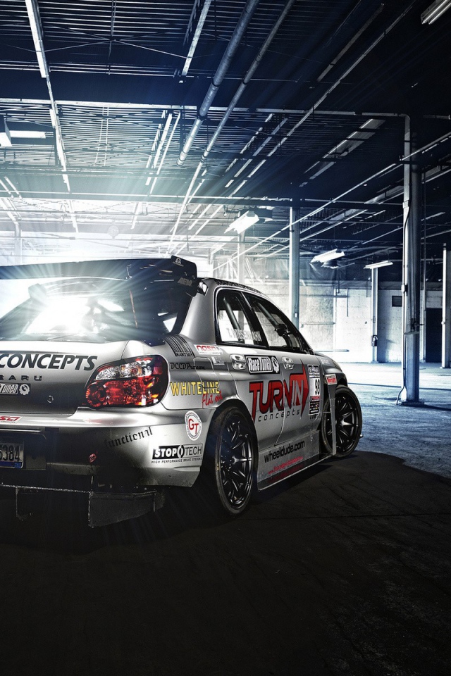 Субару на стоянке