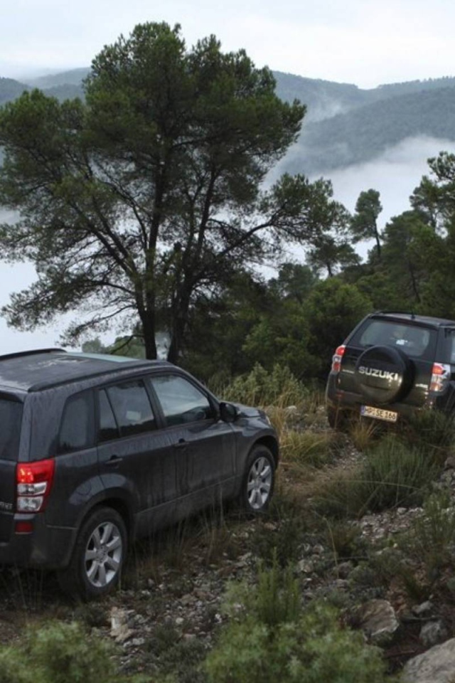   Красивый автомобиль Suzuki Grand Vitara 2014 в Москве