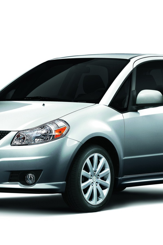 Красивый автомобиль Suzuki SX4 в Москве