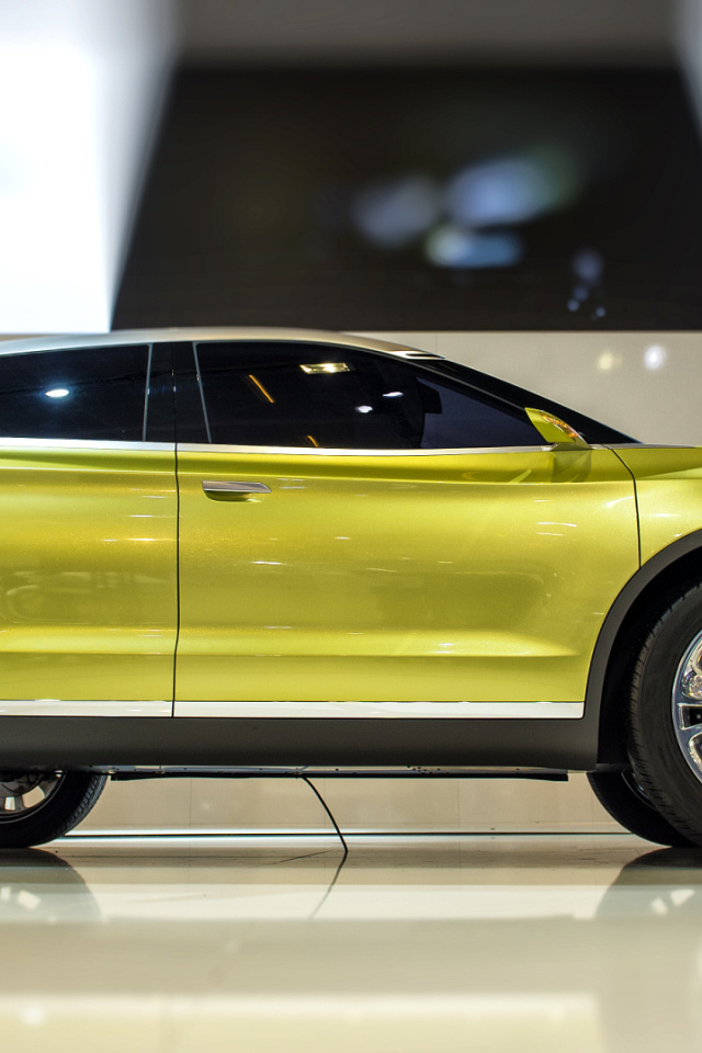 Автомобиль марки Suzuki S-Cross 2014