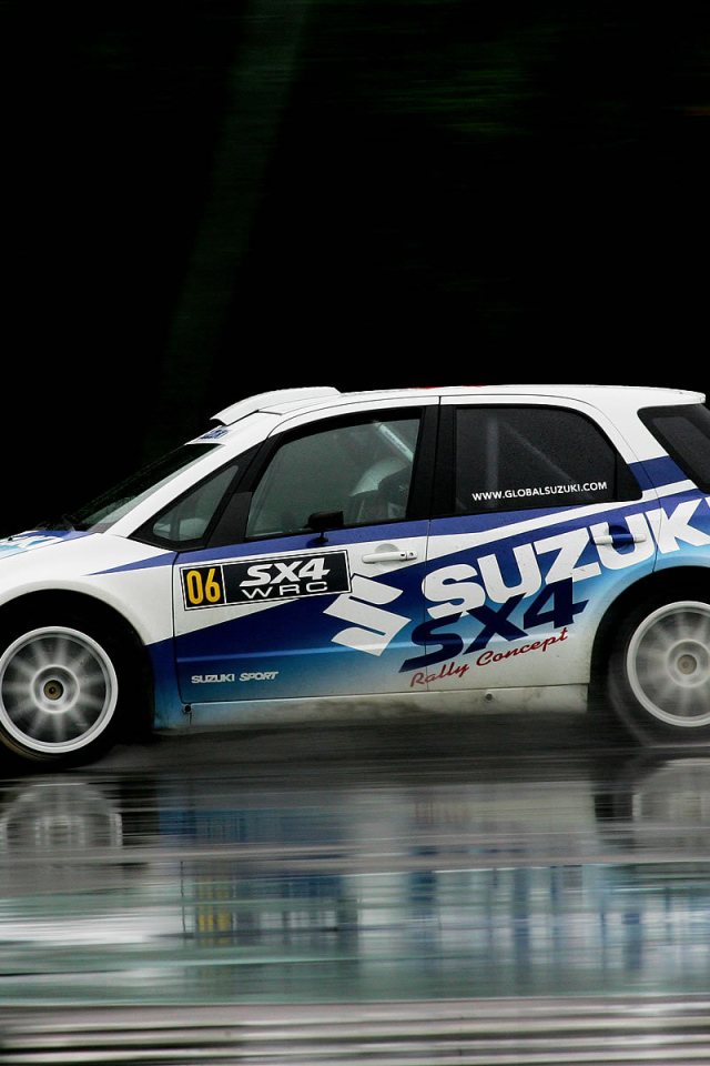 Красивый автомобиль Suzuki SX4
