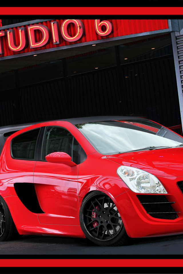 Автомобиль марки Suzuki модели Splash