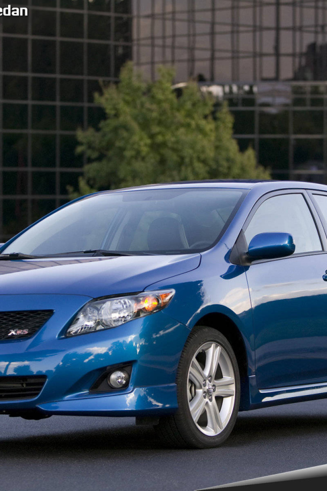 Красивый автомобиль Toyota Corolla в Москве