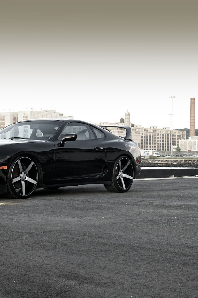 Черная Тойота супра