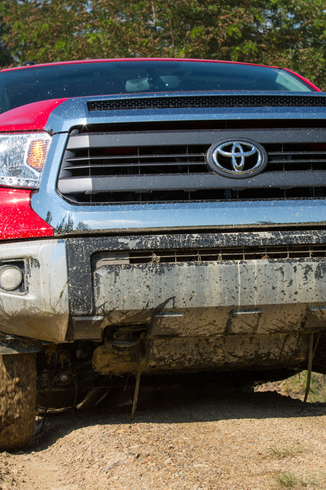 Автомобиль марки Toyota Tundra 2014