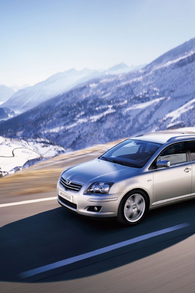 Дизайн автомобиля Toyota Avensis 2013