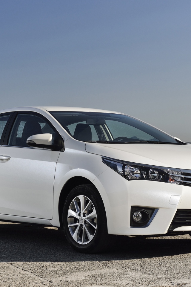 Новая машина Toyota Corolla 2014