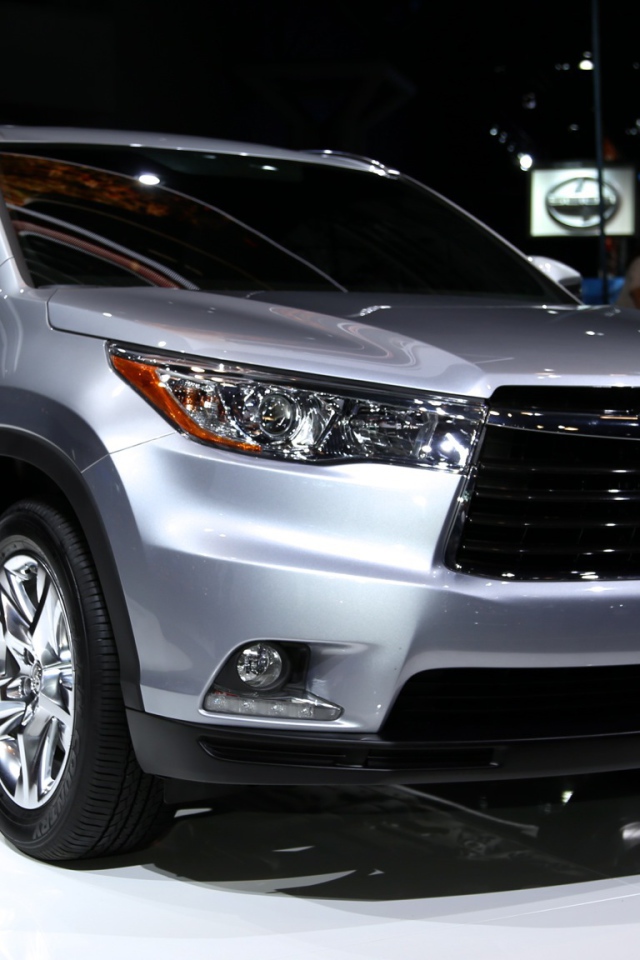 Новый автомобиль Toyota Highlander 2014