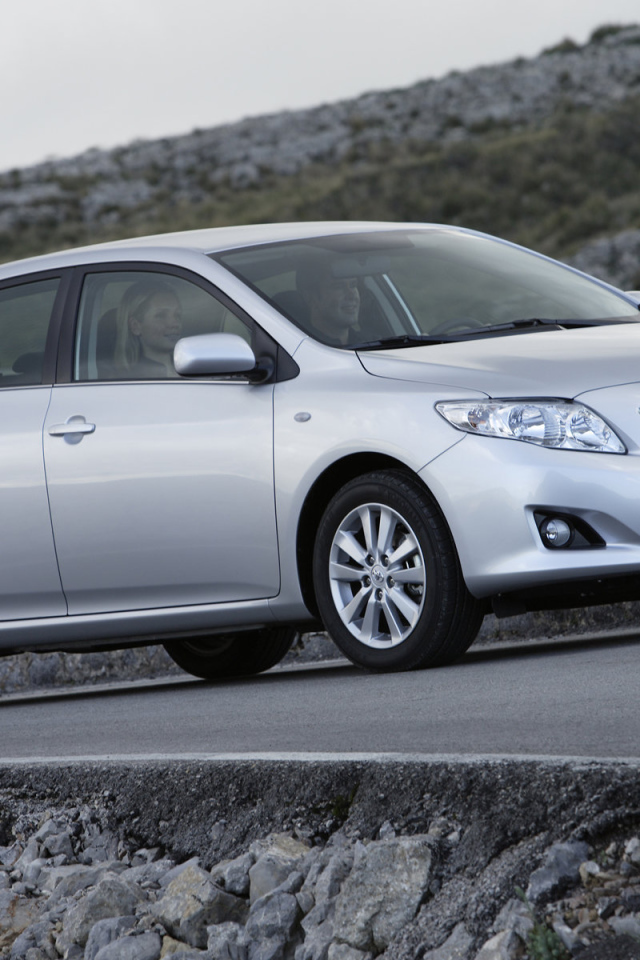 Надежный автомобиль Toyota Corolla