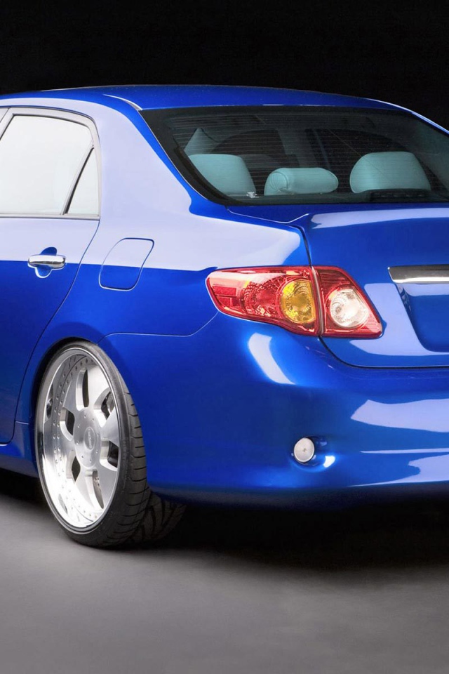 Тест драйв автомобиля Toyota Corolla