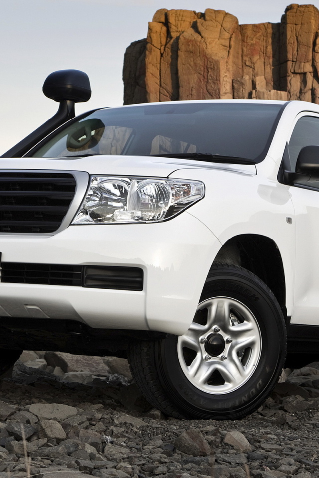 Тест драйв автомобиля Toyota Land Cruiser 200