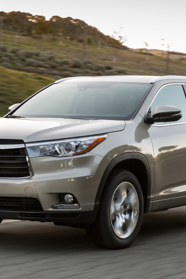 Новая машина Toyota Highlander 2014