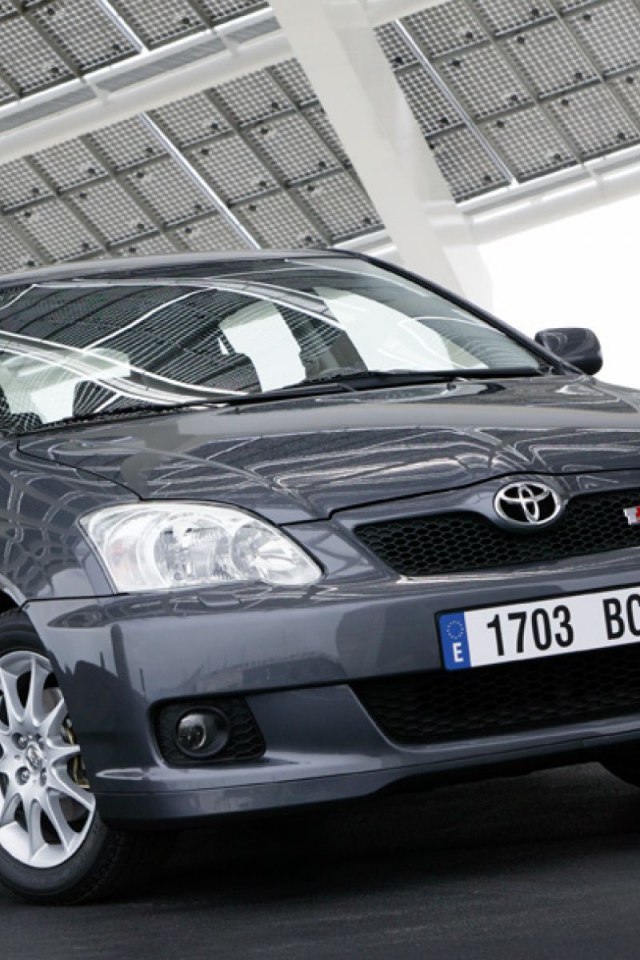 Надежная машина Toyota Corolla