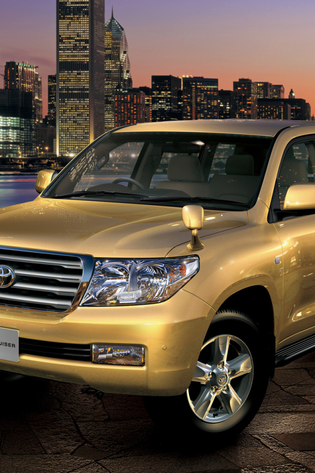 Надежная машина Toyota Land Cruiser 200