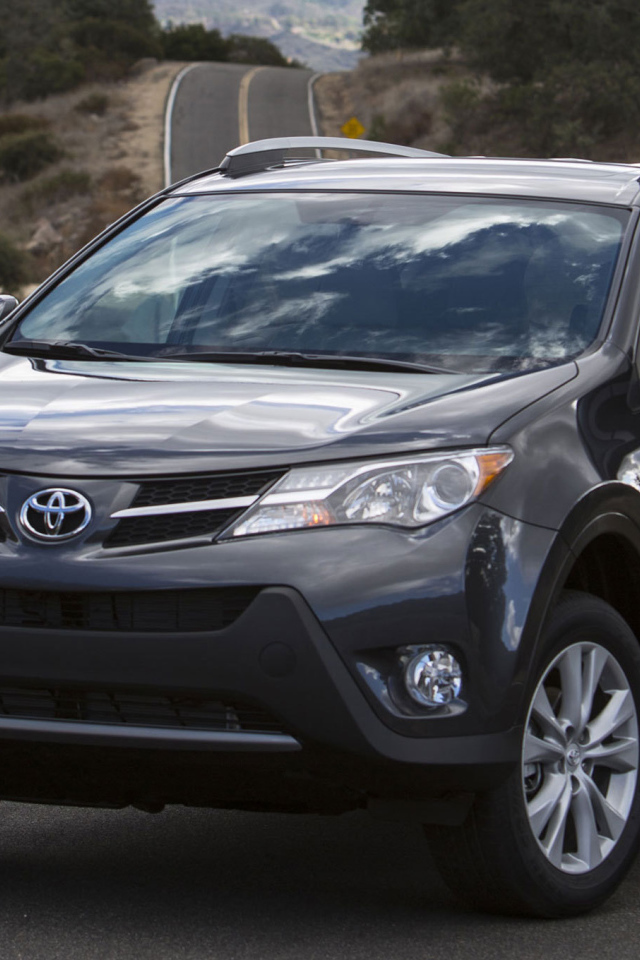 Надежная машина Toyota RAV4