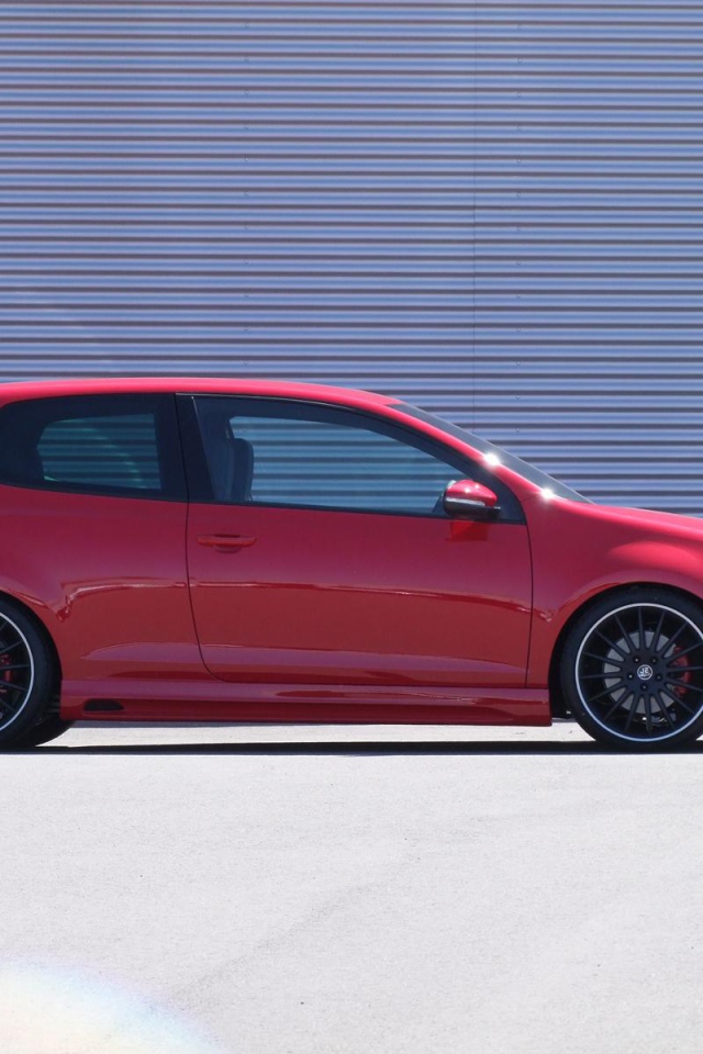 Красивый автомобиль Golf GTI 2014 года