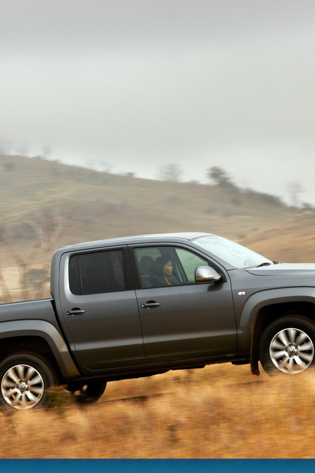 Красивый автомобиль Volkswagen Amarok