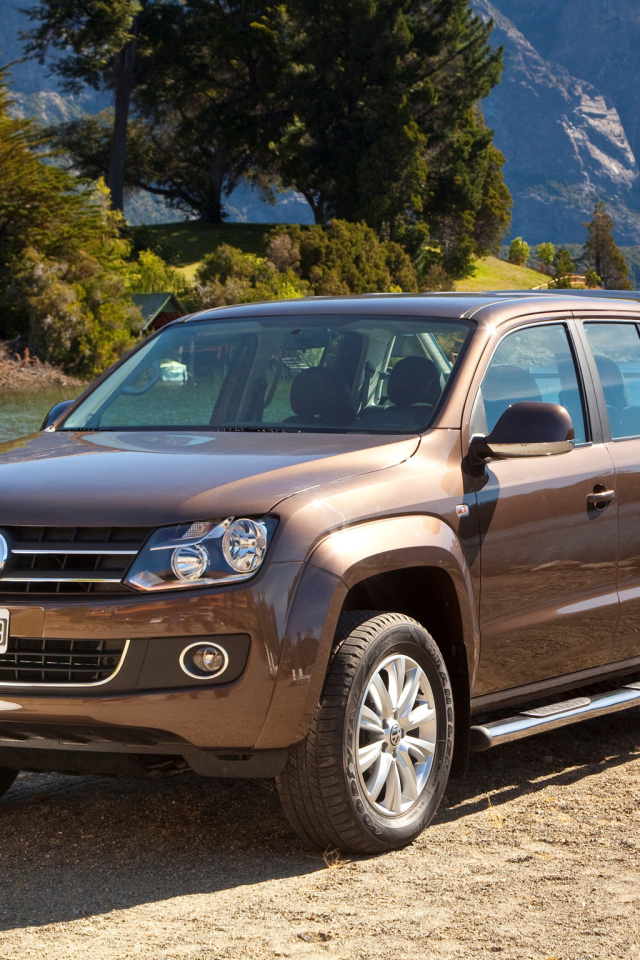 Красивый автомобиль Volkswagen Amarok в Москве