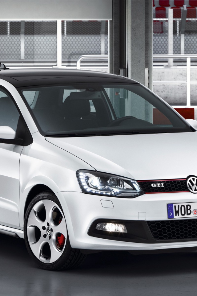 Автомобиль марки Volkswagen модели Polo