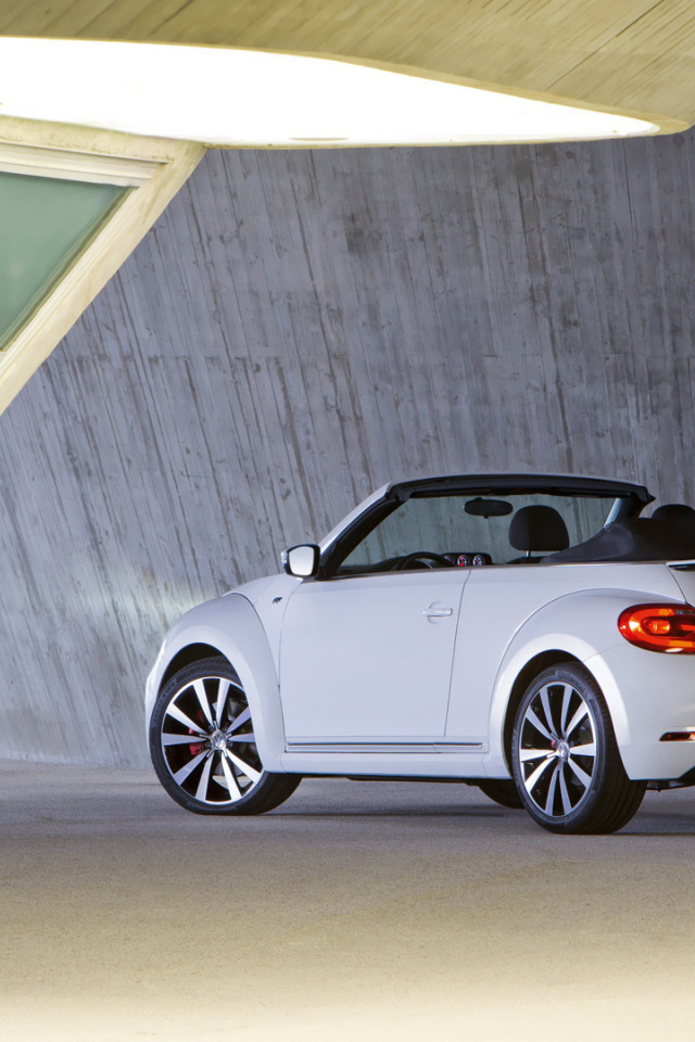 Новый автомобиль Volkswagen Beetle 2014