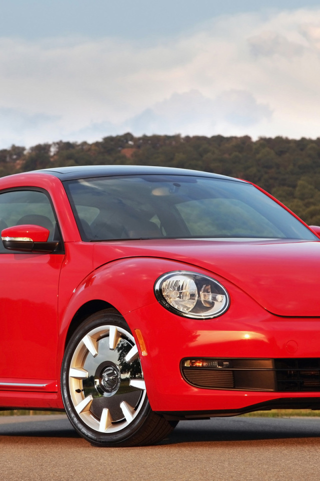 Надежный автомобиль Volkswagen Beetle 2014