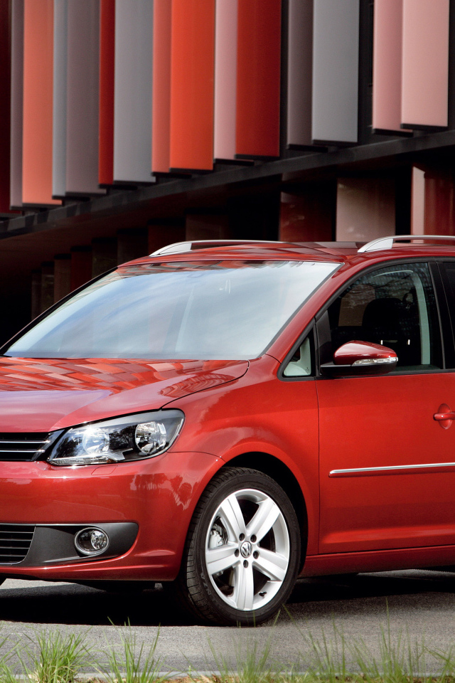 Надежный автомобиль Volkswagen Touran