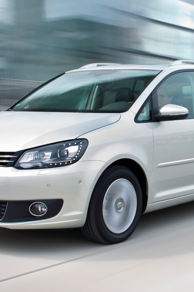 Тест драйв автомобиля Volkswagen Touran