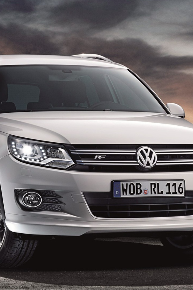 Новая машина Volkswagen Tiguan