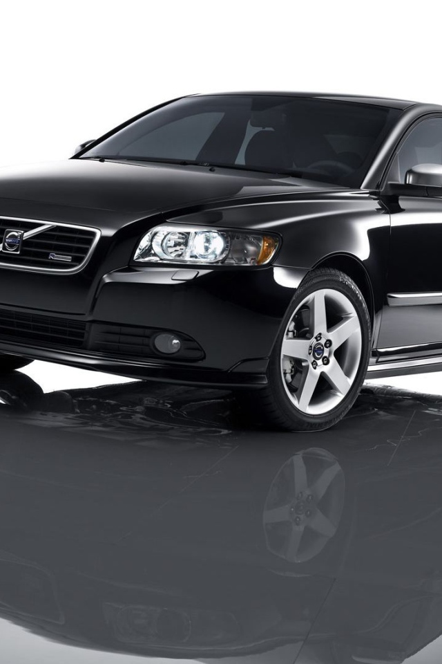  Красивый автомобиль Volvo s40 в Москве