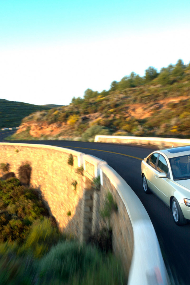 Надежная машина Volvo s40