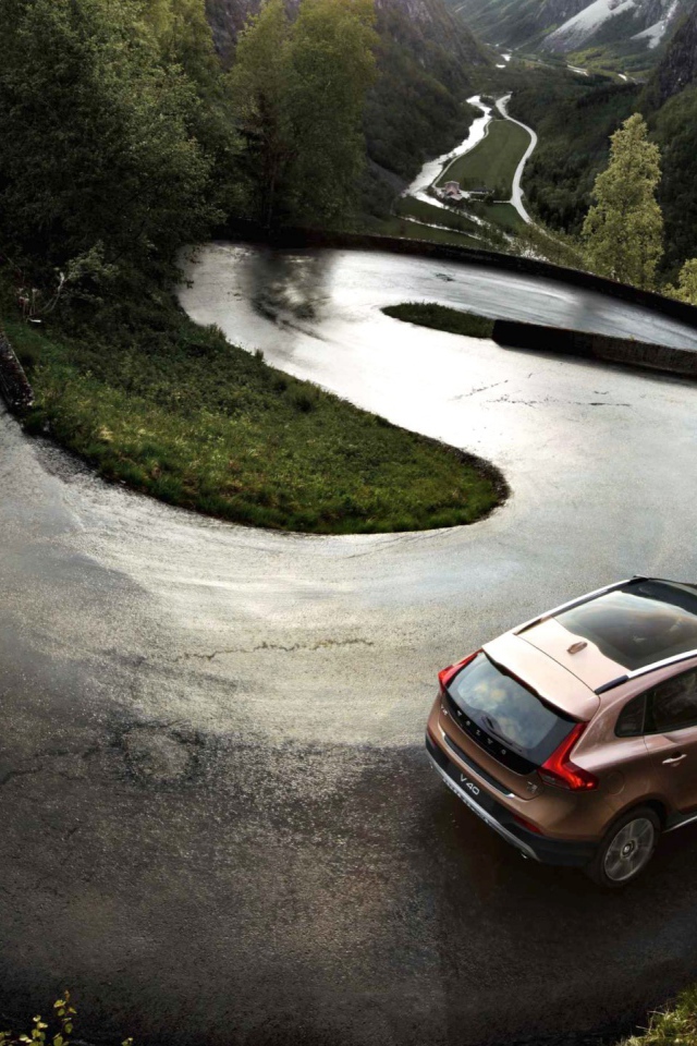  Надежная машина Volvo v40 Cross country